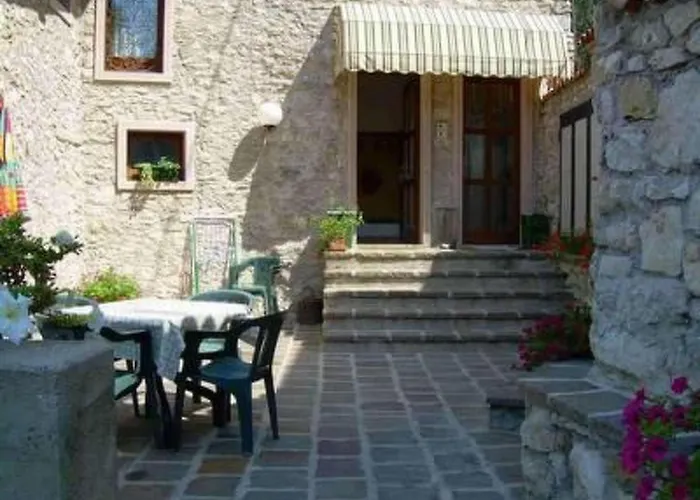 By Interhome * 브렌조네 술 가르다